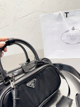 Load image into Gallery viewer, PD246 Nappa antique Leather Multi-Pocket Shoulder Bag / 9x4.7x2.7inch