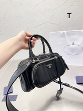 Load image into Gallery viewer, PD246 Nappa antique Leather Multi-Pocket Shoulder Bag / 9x4.7x2.7inch