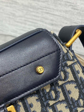 Load image into Gallery viewer, DR537 Small Streetchic Bag / 9.5x5x2inches / HIGHEST QUALITY VERSION