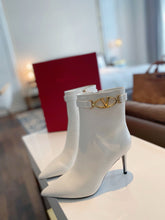 Load image into Gallery viewer, SE1498 VLOGO THE BOLD EDITION CALFSKIN ANKLE BOOT 70MM / Size5-11