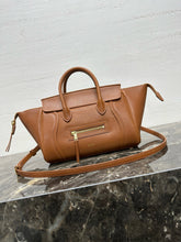 Load image into Gallery viewer, CL148 LUGGAGE IN SUPPLE SHINY LAMBSKIN / 14.2 x 8.7 x 6.3 IN / HIGHEST QUALITY VERSION