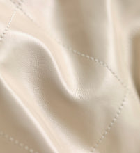 Load image into Gallery viewer, CC711 CC 22 Handbag / HIGHEST QUALITY VERSION / Small/Medium