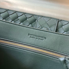 Load image into Gallery viewer, BV072 Large Andiamo / 13.8x16.5x7.1inch / HIGHEST QUALITY VERSION