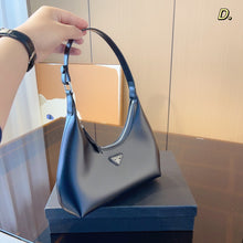 Load image into Gallery viewer, PD222 Leather Shoulder Bag / 9.4x2.4x8.6inch