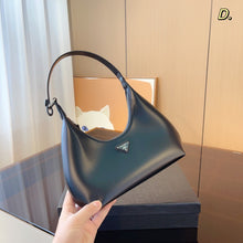 Load image into Gallery viewer, PD222 Leather Shoulder Bag / 9.4x2.4x8.6inch