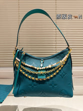 Load image into Gallery viewer, LB1324 CarryAll PM / 11.6 x 9.4 x 4.7 inches