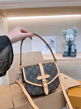 Load image into Gallery viewer, LB975 Saumur BB / 7.9 x 6.3 x 3 inches