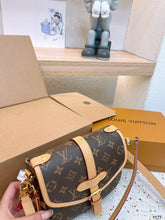 Load image into Gallery viewer, LB975 Saumur BB / 7.9 x 6.3 x 3 inches