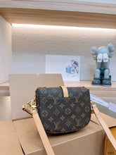 Load image into Gallery viewer, LB975 Saumur BB / 7.9 x 6.3 x 3 inches