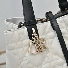 Load image into Gallery viewer, DR506 Small/Medium Dior Toujours Bag