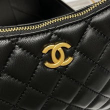 Load image into Gallery viewer, CC839 Large Hobo Bag / 7 × 11.3 × 0.8 in