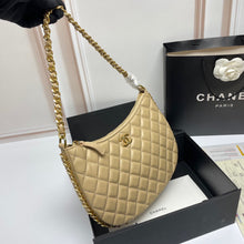 Load image into Gallery viewer, CC839 Large Hobo Bag / 7 × 11.3 × 0.8 in