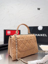 Load image into Gallery viewer, CC758 Flap Bag with Top Handle / 6.6 × 9.8 × 4.7 in