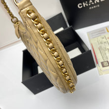 Load image into Gallery viewer, CC839 Large Hobo Bag / 7 × 11.3 × 0.8 in