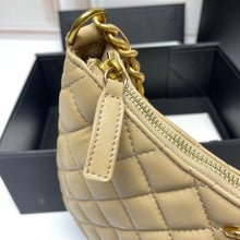 Load image into Gallery viewer, CC840 Large Hobo Bag / 7 × 11.3 × 0.8 in