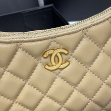 Load image into Gallery viewer, CC840 Large Hobo Bag / 7 × 11.3 × 0.8 in