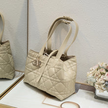 Load image into Gallery viewer, DR509 Small/Medium Dior Toujours Bag
