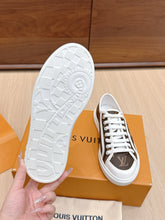 Load image into Gallery viewer, SE1734 LV x TM LV Lagoon Sneaker / Size5-11