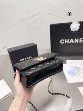 Load image into Gallery viewer, CC759 Wallet on the Chain / 4.8 × 7.5 × 1.4 in