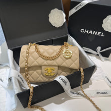 Load image into Gallery viewer, CC762 Small Flap Bag / 4.7 × 8.2 × 2.7 in