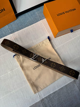 Load image into Gallery viewer, BL212 Pretty LV 30mm Reversible Belt