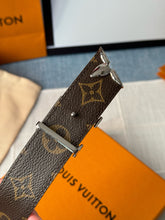 Load image into Gallery viewer, BL212 Pretty LV 30mm Reversible Belt