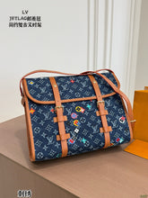 Load image into Gallery viewer, LB1537 LV Jetlag Messenger Bag / 35 x 28 cm