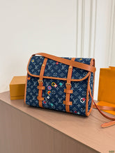 Load image into Gallery viewer, LB1537 LV Jetlag Messenger Bag / 35 x 28 cm