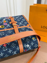 Load image into Gallery viewer, LB1537 LV Jetlag Messenger Bag / 35 x 28 cm