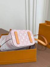 Load image into Gallery viewer, LB1538 LV All In BB Bucket Bag / 18 x 18 cm