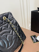Load image into Gallery viewer, CC1678 CHANEL New Shoulder Tote Bag / 37 x 25 cm