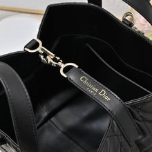 Load image into Gallery viewer, DR515 Small/Medium Dior Toujours Vertical Tote Bag