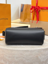 Load image into Gallery viewer, LB1543 LV Courrier Messenger Bag / HIGHEST QUALITY VERSION / 37 x 27 x 12 cm