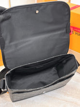 Load image into Gallery viewer, LB1543 LV Courrier Messenger Bag / HIGHEST QUALITY VERSION / 37 x 27 x 12 cm