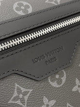 Load image into Gallery viewer, LB1543 LV Courrier Messenger Bag / HIGHEST QUALITY VERSION / 37 x 27 x 12 cm
