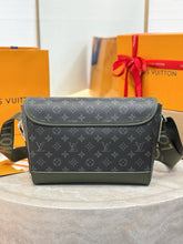 Load image into Gallery viewer, LB1544 LV Courrier Messenger Bag / HIGHEST QUALITY VERSION / 37 x 27 x 12 cm