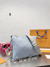 Load image into Gallery viewer, LB798 Coussin MM / 13.4 x 9.4 x 4.7 inches