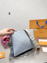 Load image into Gallery viewer, LB798 Coussin MM / 13.4 x 9.4 x 4.7 inches