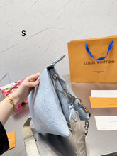 Load image into Gallery viewer, LB798 Coussin MM / 13.4 x 9.4 x 4.7 inches