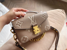 Load image into Gallery viewer, LB834 Pochette Métis East West / 8.5 x 5.3 x 2.4 inches