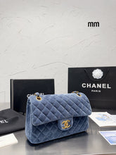 Load image into Gallery viewer, CC844 Classic Handbag / 6 × 9.9 × 2.5 in