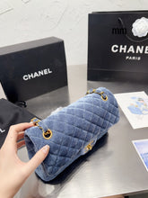 Load image into Gallery viewer, CC844 Classic Handbag / 6 × 9.9 × 2.5 in