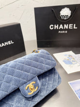 Load image into Gallery viewer, CC844 Classic Handbag / 6 × 9.9 × 2.5 in