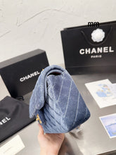 Load image into Gallery viewer, CC844 Classic Handbag / 6 × 9.9 × 2.5 in