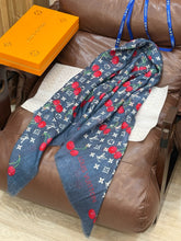 Load image into Gallery viewer, CLTH466 LV x TM Monogram Cerise Square 90 / 35.4 x 35.4 inches