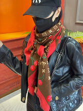 Load image into Gallery viewer, CLTH467 LV x TM Monogram Cerise Square 90 / 35.4 x 35.4 inches