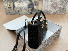 Load image into Gallery viewer, DR540 Medium Lady D-Joy Bag / 8.5 x 4.5 x 2.5 inches