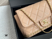 Load image into Gallery viewer, CC893 CC Flap Handbag / 6 × 9.9 × 2.5 in