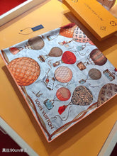 Load image into Gallery viewer, CLTH425 LB Up And Away Square 90 / 35.4 x 35.4 inches