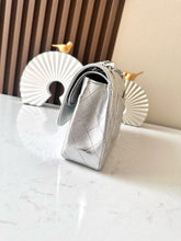 Load image into Gallery viewer, CC1170 Classic Handbag / HIGHEST QUALITY VERSION / 6 × 9.9 × 2.5 in